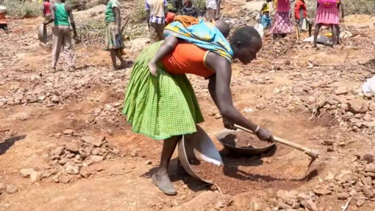 Kenya gold rush: Thousands dig for treasure in this remote village after shepherd’s discovery