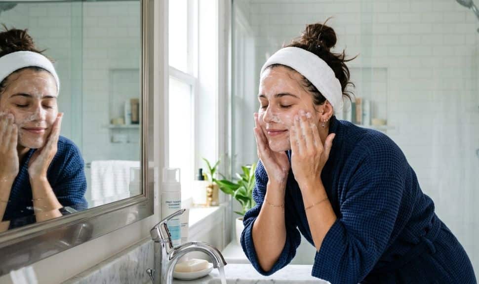  Best Face Washes for Glowing Skin, Dark Spots and Fresh Looking Skin