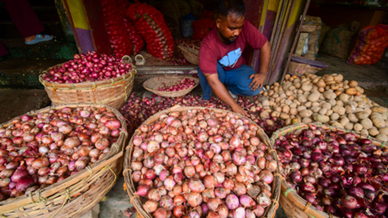 Live onion market