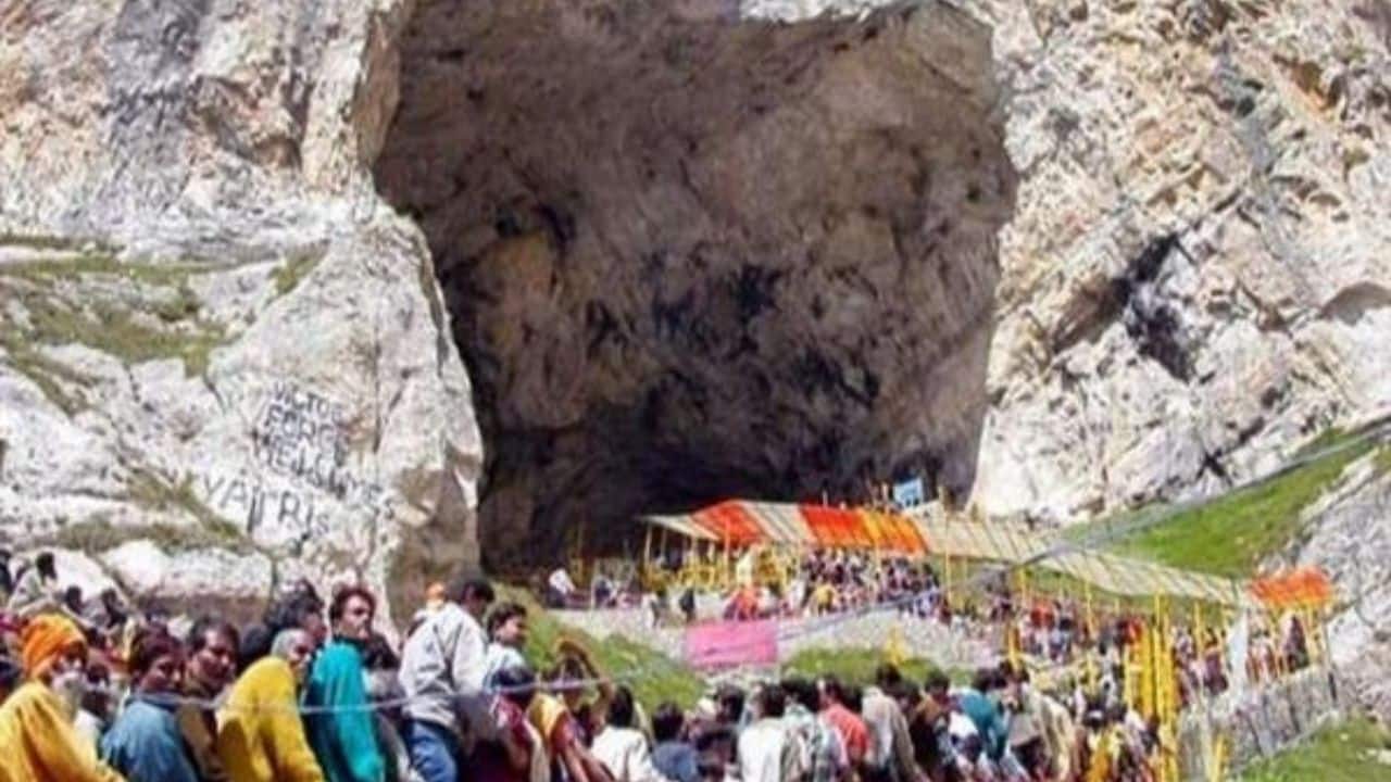 Amarnath Yatra ends peacefully as 4.8 lakh pilgrims offer prayers