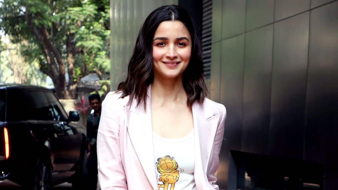 Alia Bhatt hails Kareena Kapoor and Prithviraj’s ‘Daayra’ trailer, shares excitement on social media