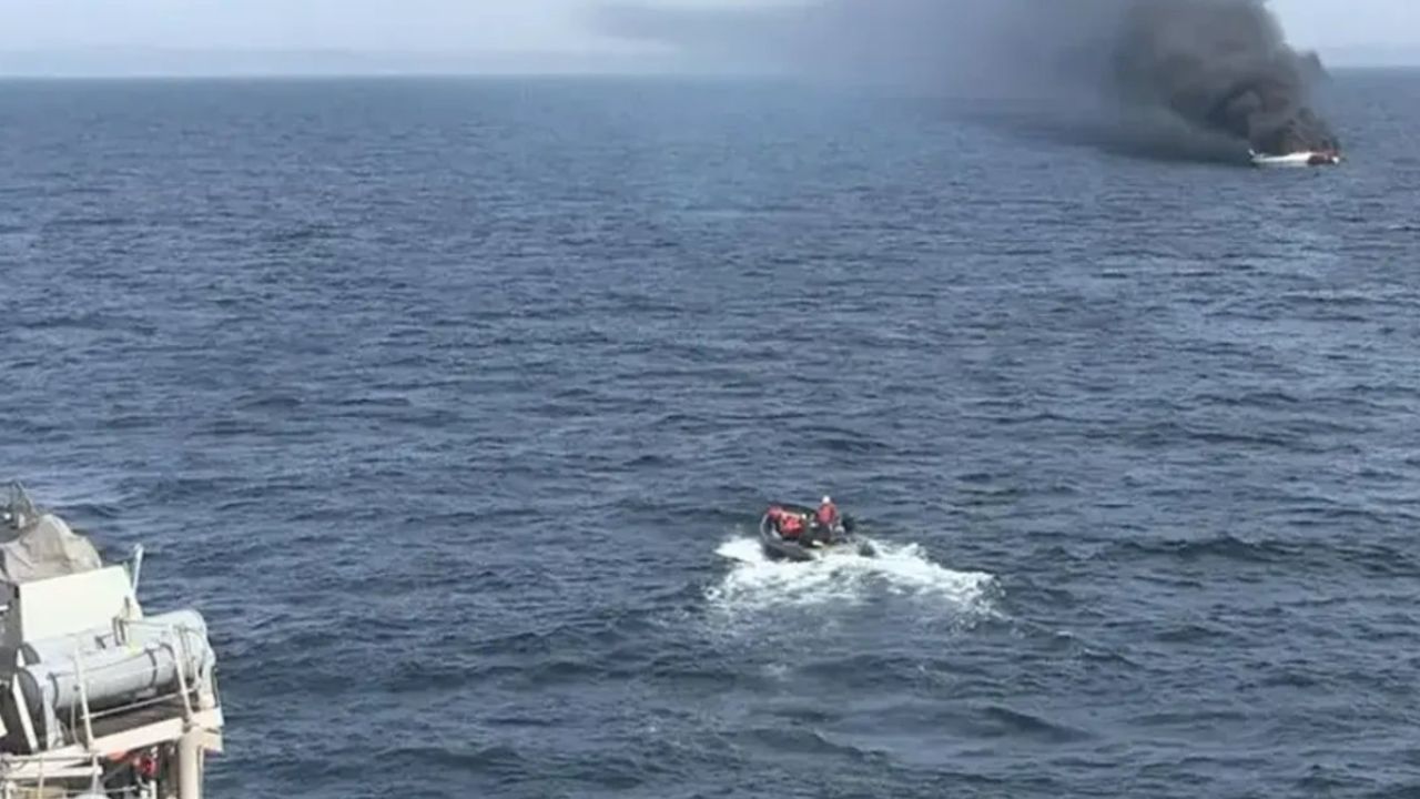 Two Turkish-flagged commercial vessels collide off Istanbul; 10 crew members unreachable Two Turkish-flagged commercial vessels collide off Istanbul; 10 crew members unreachable