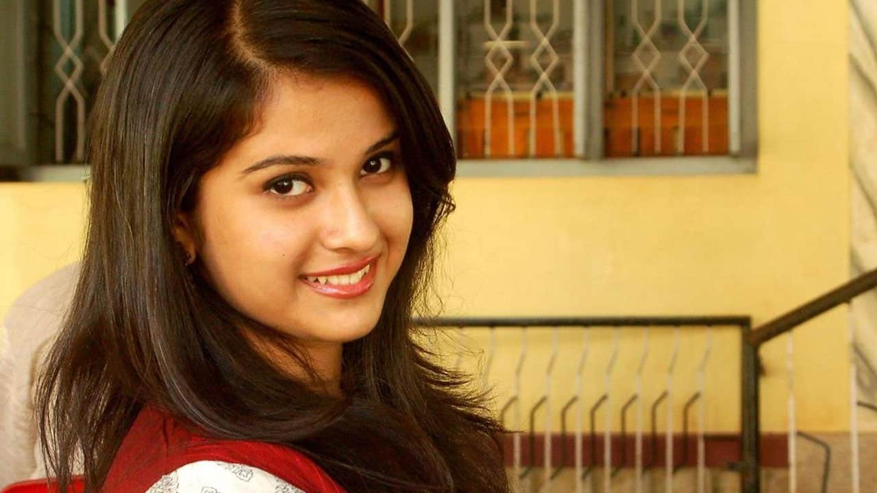 Bombay HC orders CBI probe in Disha Salian death case; 'emotional' father says 'been waiting for 6 years'