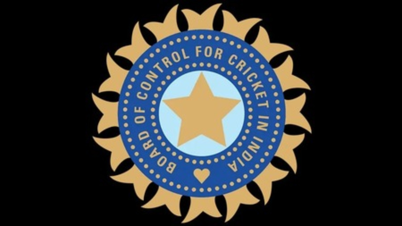 What will be discussed at the BCCI high level review meeting in Mumbai on September 3? Agarkar, Gambhir in centre What will be discussed at the BCCI high level review meeting in Mumbai on September 3? Agarkar, Gambhir in centre