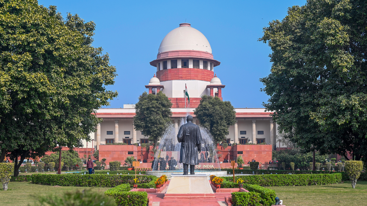 Supreme Court questions BCI chief’s 5-year tenure, orders oversight of policy decisions by AGI, SGI Supreme Court questions BCI chief’s 5-year tenure, orders oversight of policy decisions by AGI, SGI
