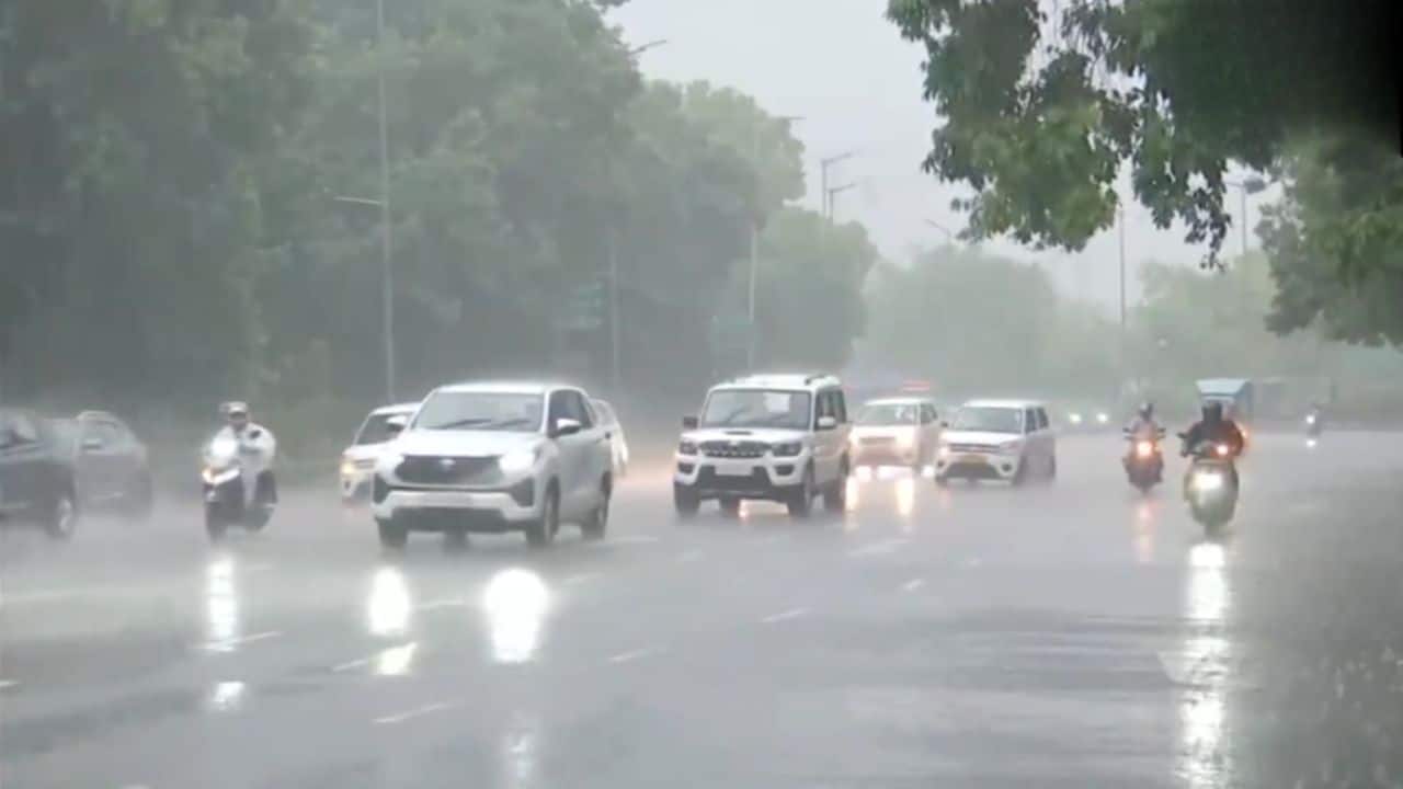 Weather alert: IMD sounds alarm for 14 states – is your district in heavy rain zone on Sept 4?