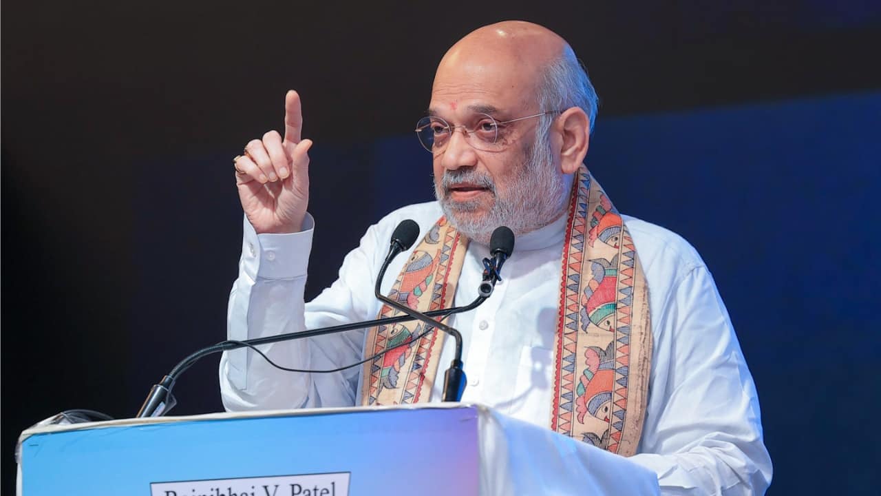 Delhi building collapse: Amit Shah takes stock of rescue efforts, speaks to Delhi CM and top officials