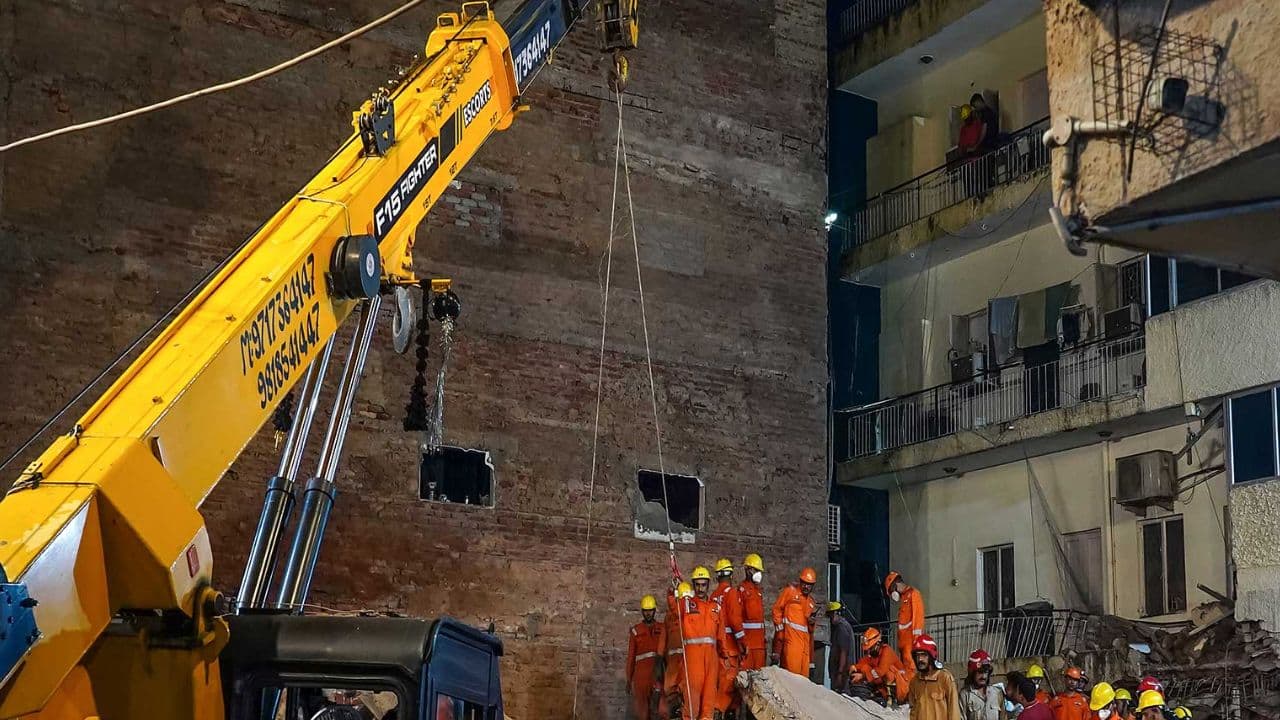 Delhi Satya Niketan building collapse: Traffic advisory urges commuters to avoid Dhaula Kuan, RTR Routes