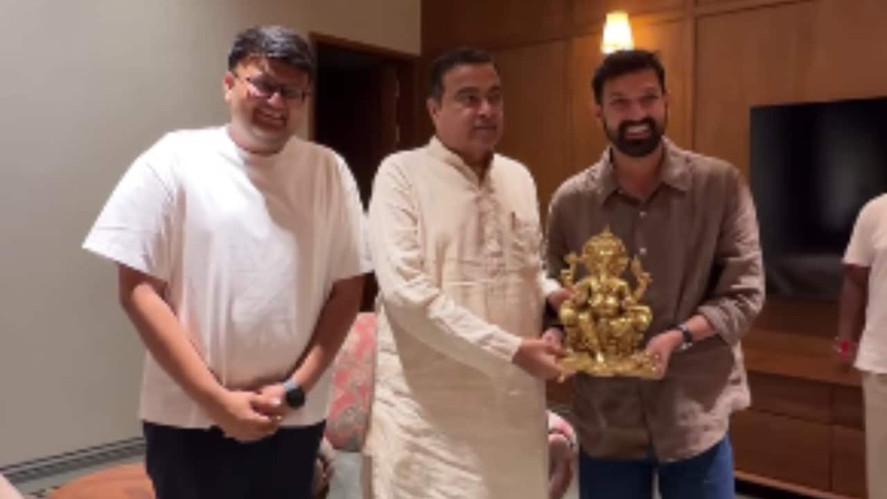 Vikrant Massey meets Union Minister Nitin Gadkari in Nagpur; shares heartwarming picture