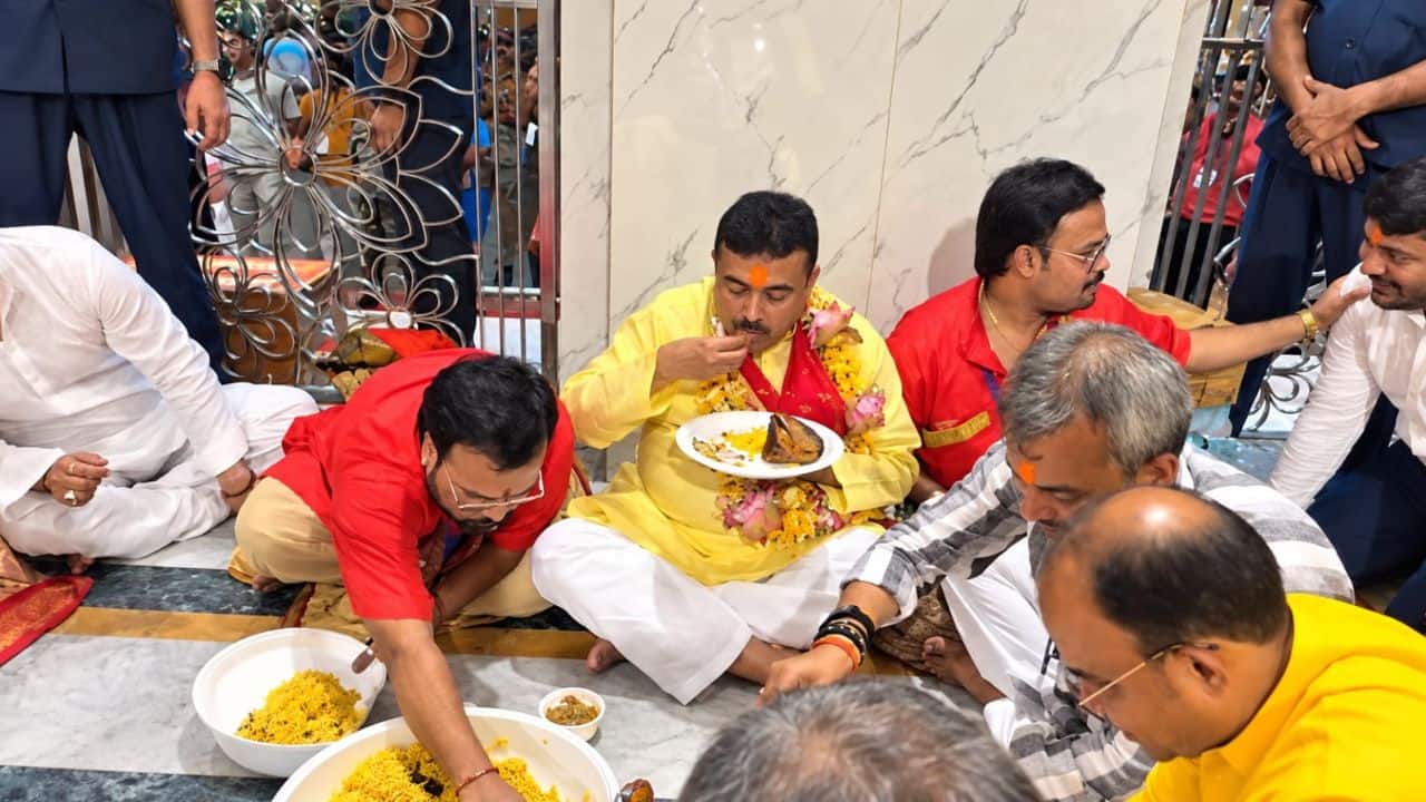`Bengalis will eat fish`: CM Suvendu eats fish bhog at Kalighat amid Bageshwar Baba`s non-veg ban call, `pakhandi` remark