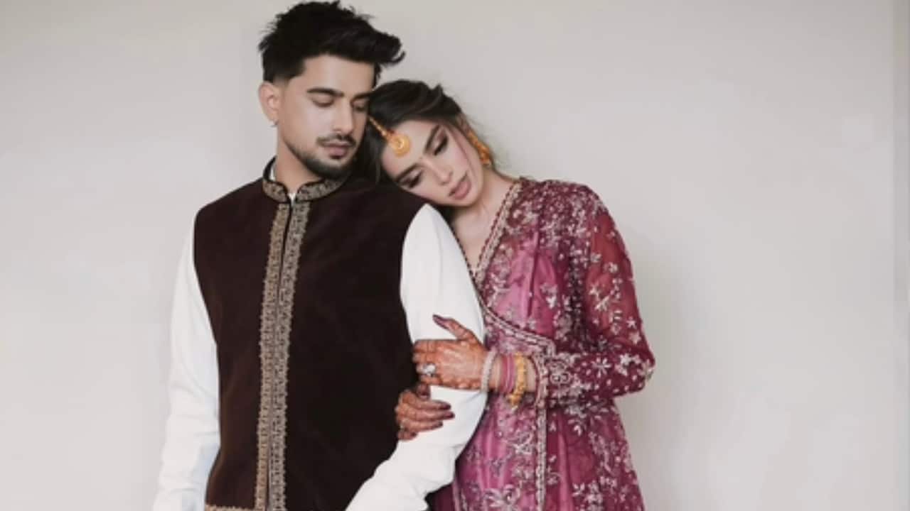 'Lehanga' singer Jass Manak faces backlash for throwing money at fiancée Komal Tanwar during engagement