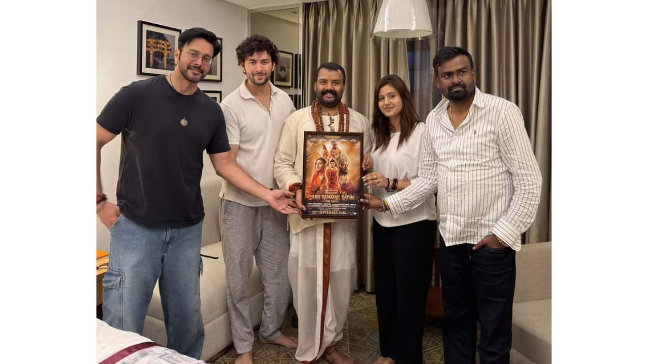 Cast of Mahakavya Shri Ramayan Katha meets Hanuman Ansh star Shobinaw Satyaa in Varanasi