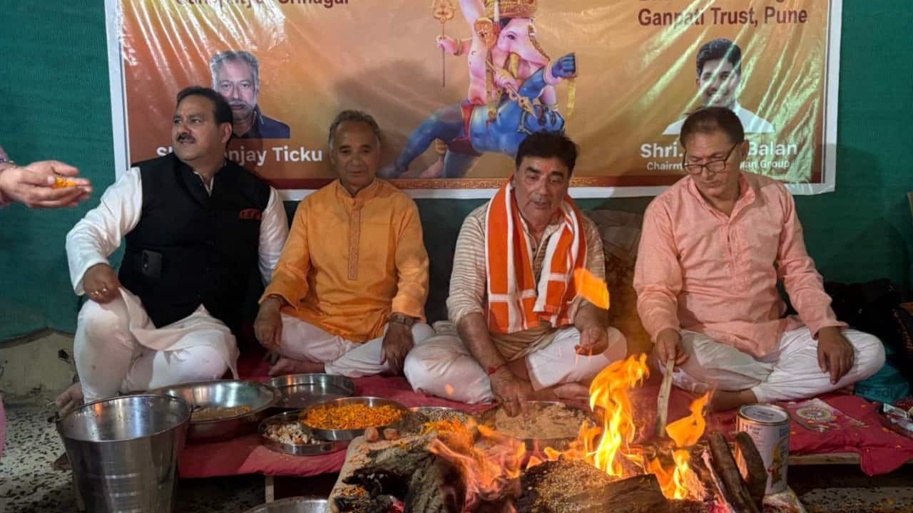 Despite ULC threats, Kashmiri Pandits throng Srinagar’s Ganpatyar Temple for Ganesh Chaturthi