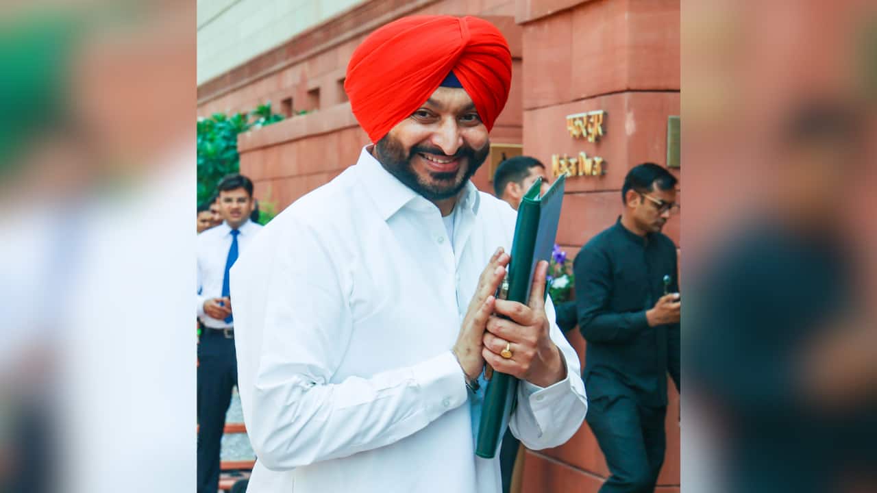 BJP Leader Ravneet Singh Bittu’s cavalcade allegedly attacked on way to Pathankot, office claims