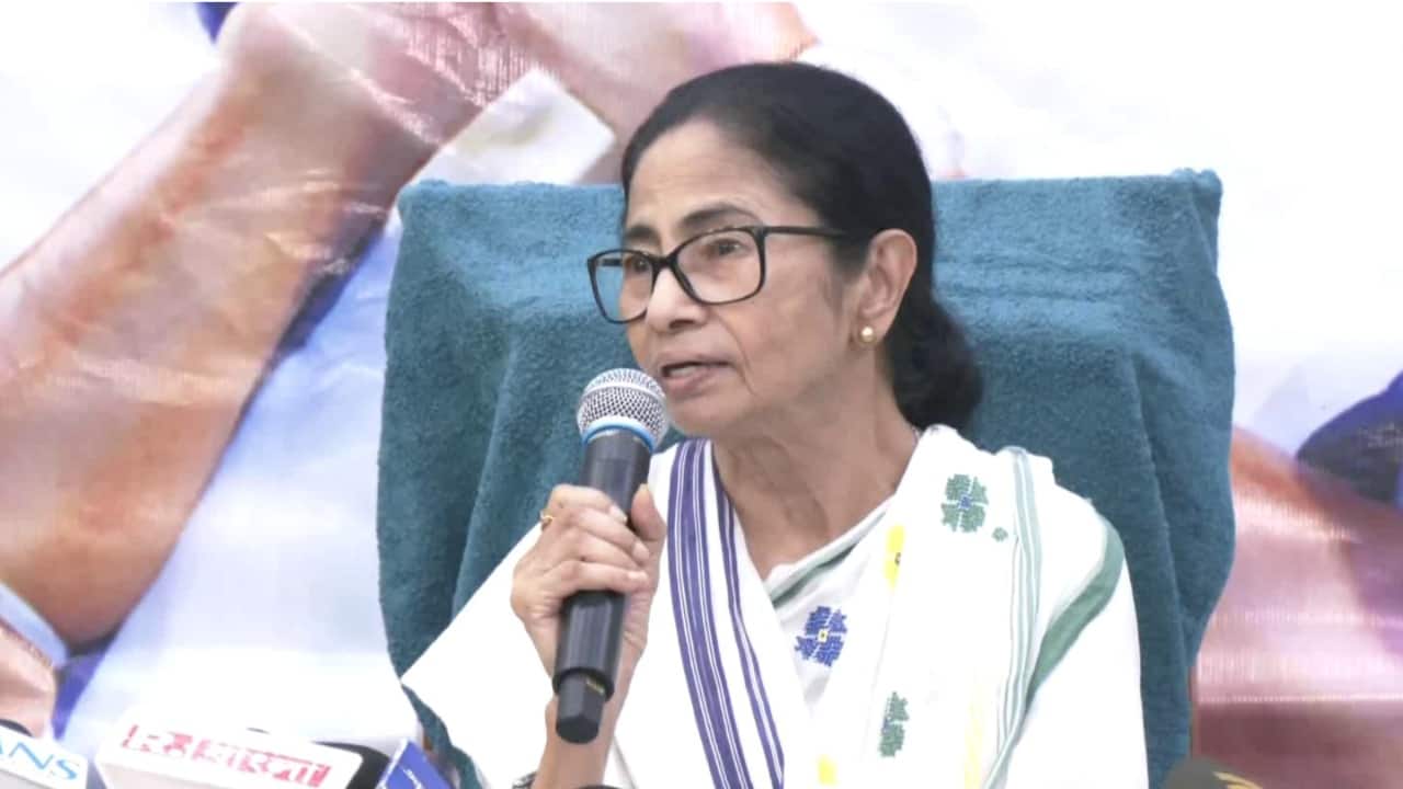 `We`ll extend our support to Congress`: Mamata Banerjee after Nandigram candidate withdraws