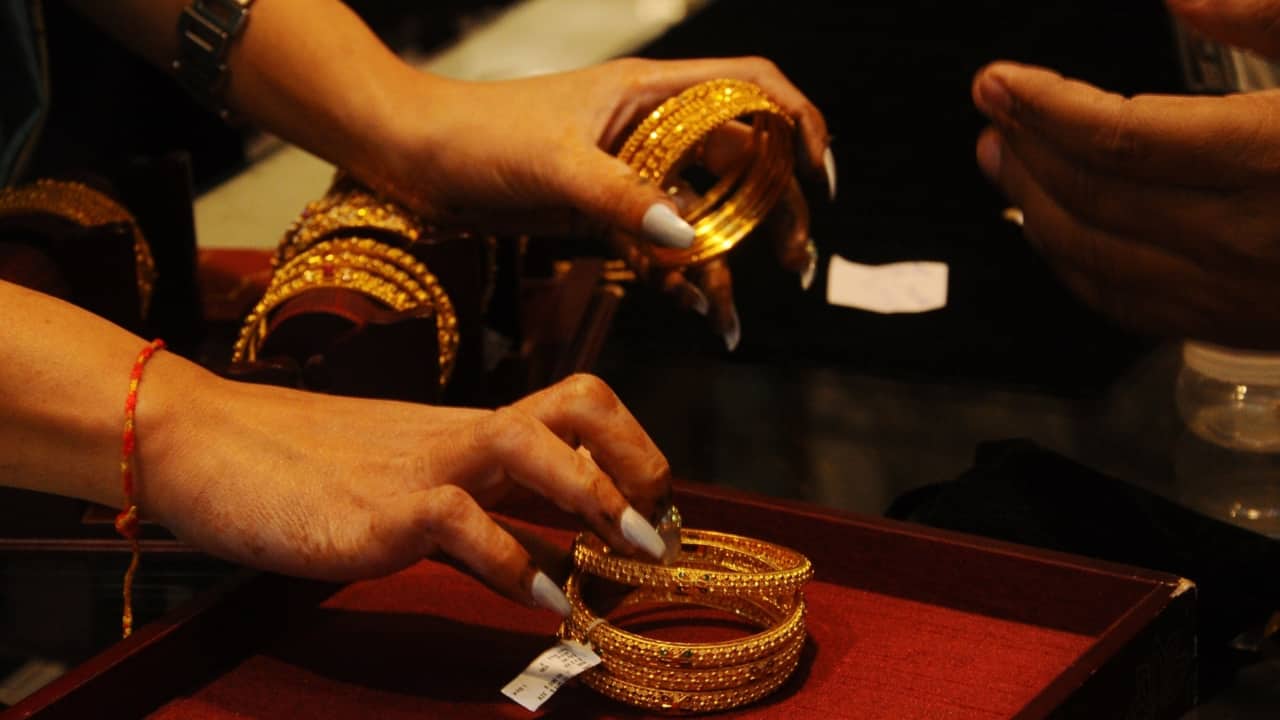 Gold rates dip on Sept 21: Check Prices in Delhi, Mumbai, and other cities