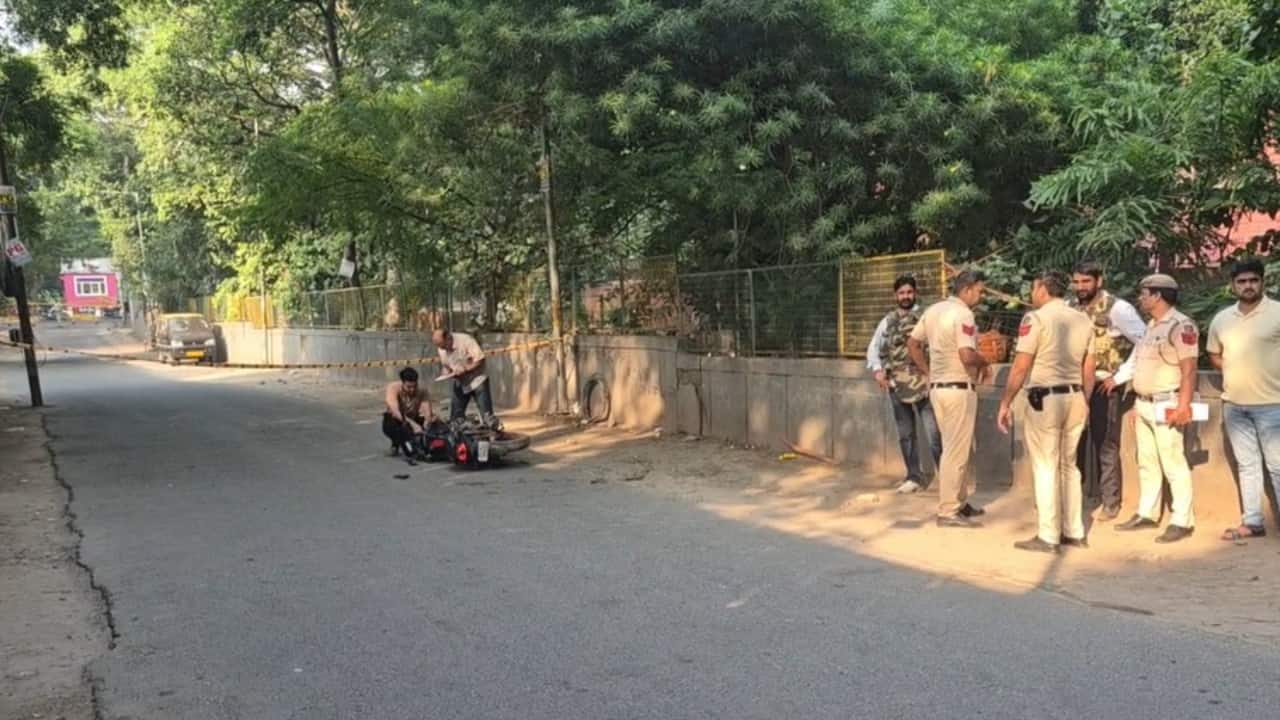 17-year-old gang-raped by 3 men posing as cops near Delhi`s Kalkaji Mandir; one held