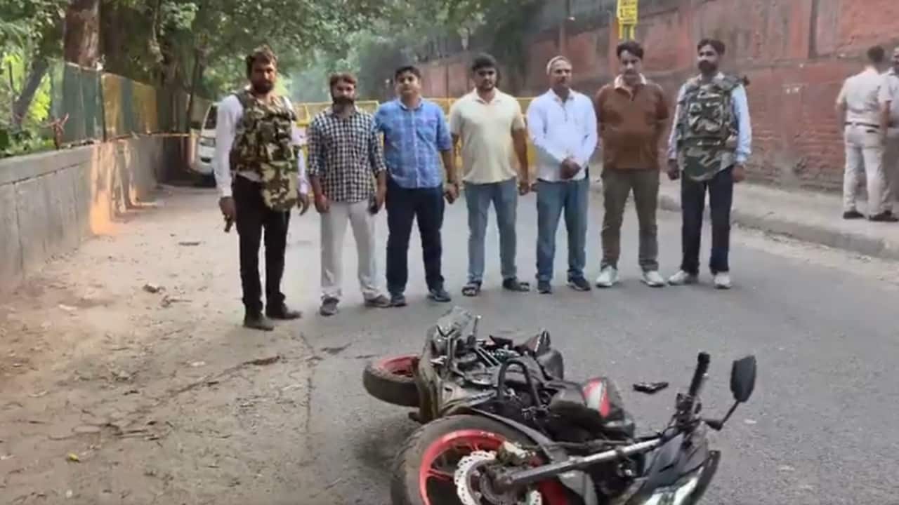 Posing as cops, 3 men gang-rape minor near Delhi`s Kalkaji Temple; 1 held in encounter
