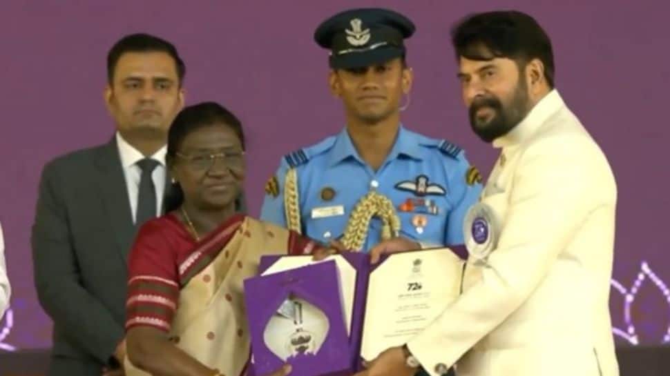 Mammootty receives standing ovation as he wins Best Actor National Film Award for Bramayugam