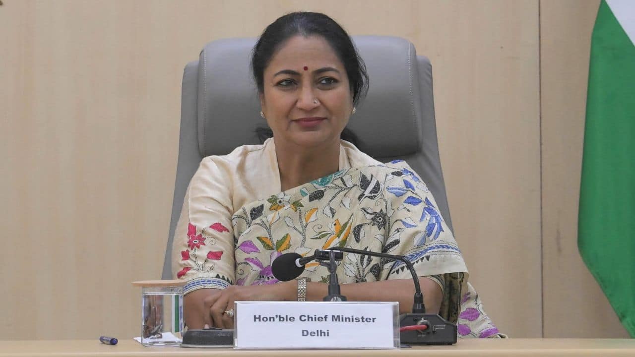 Delhi clears DURGA scheme: 1,300 pink e-autos for women, transgender drivers