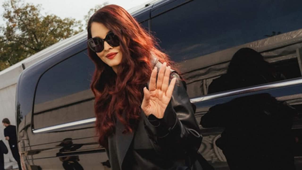 Aishwarya Rai back from Paris Fashion Week, obliges paps request for a group selfie