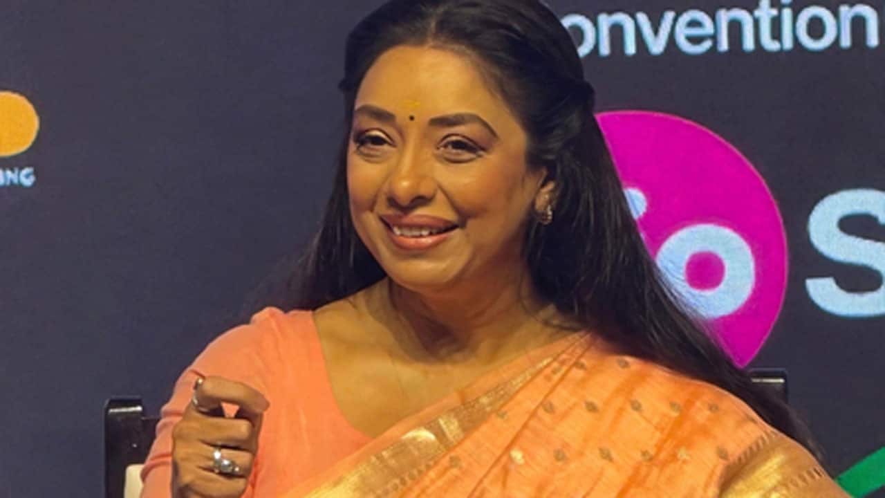 Rupali Ganguly breaks down recalling her late father's dream of owning a house in Mumbai
