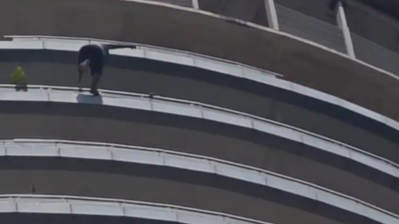 Youth jumps to death from 43rd floor of Supernova building in Noida Youth jumps to death from 43rd floor of Supernova building in Noida