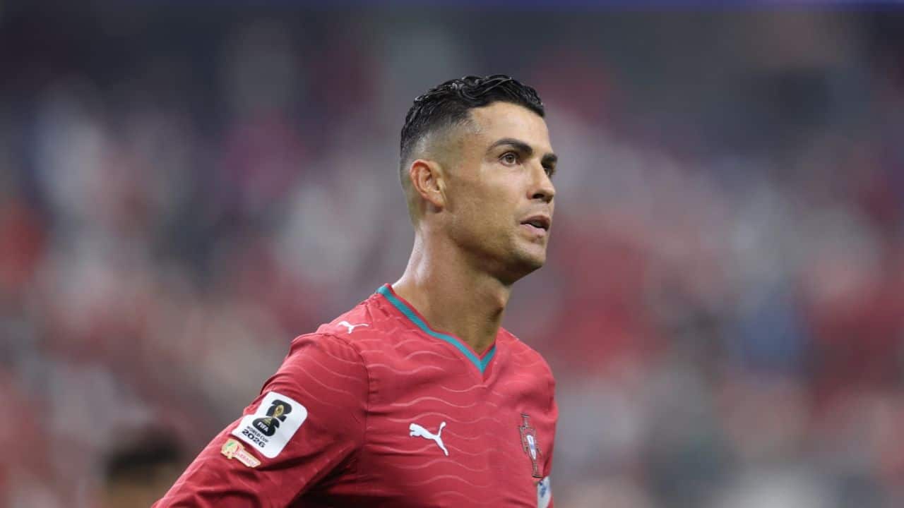 Cristiano Ronaldo likes video comparing his treatment with Lionel Messi ...