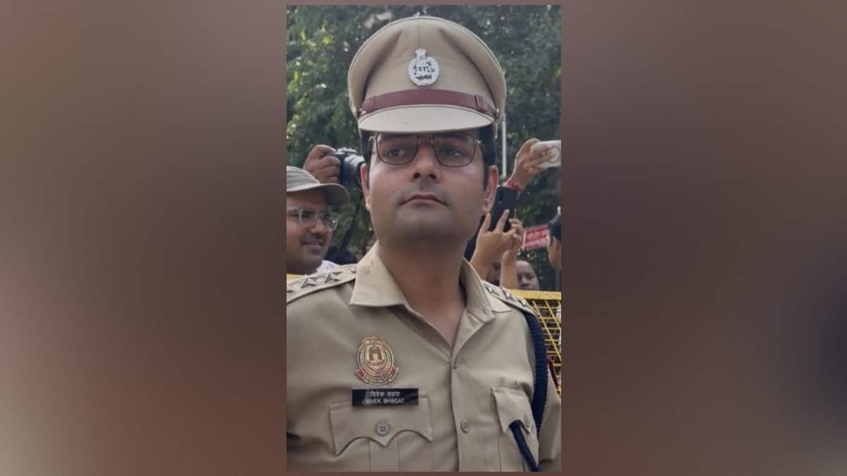 Delhi ACP Vivek Bhagat Steps Aside from Additional DCP Charge Amid Harassment Inquiry