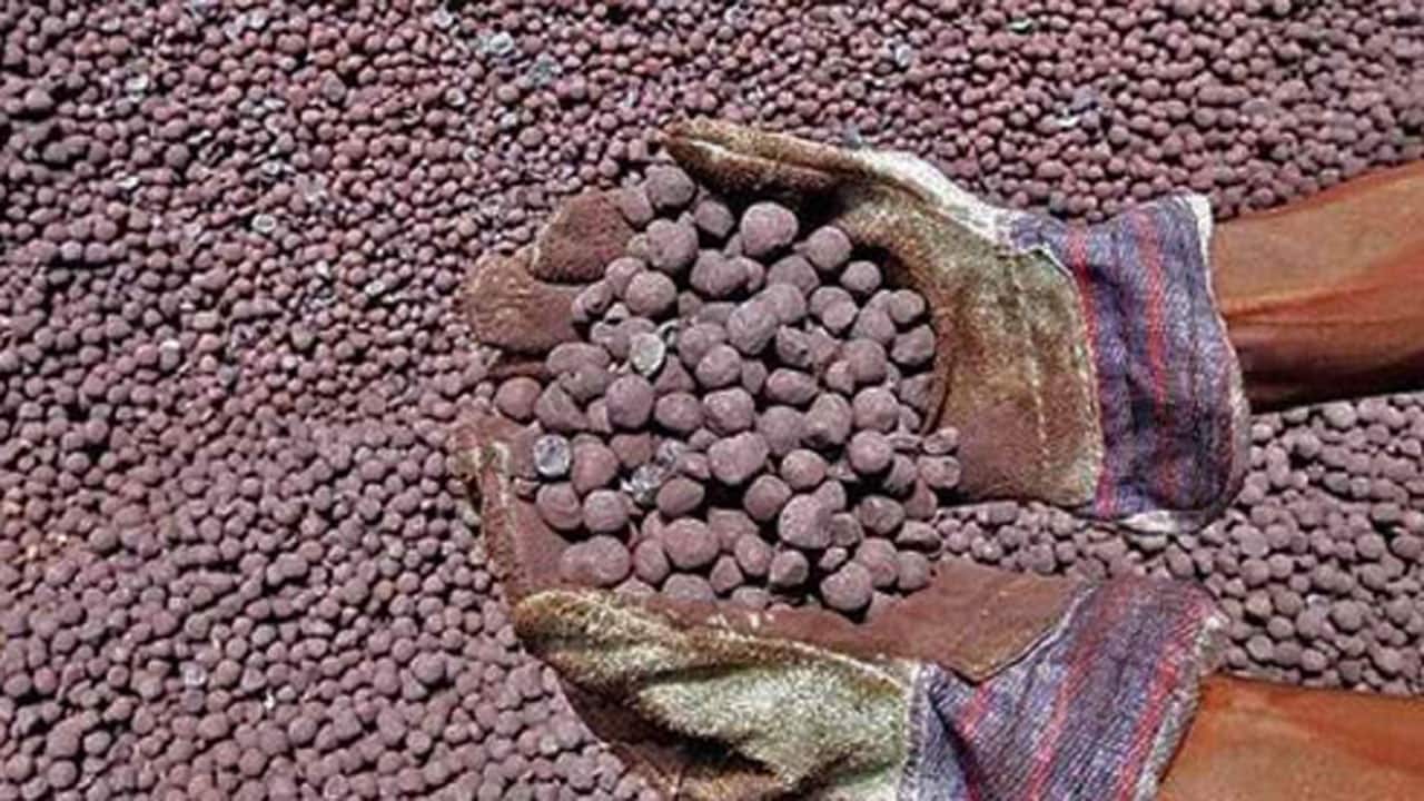 India invites bids to set up new mineral exchanges