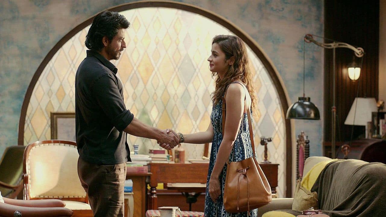 Dialogue of the day from Dear Zindagi: 'Kabhi kabhi life mein kuch cheezein....'