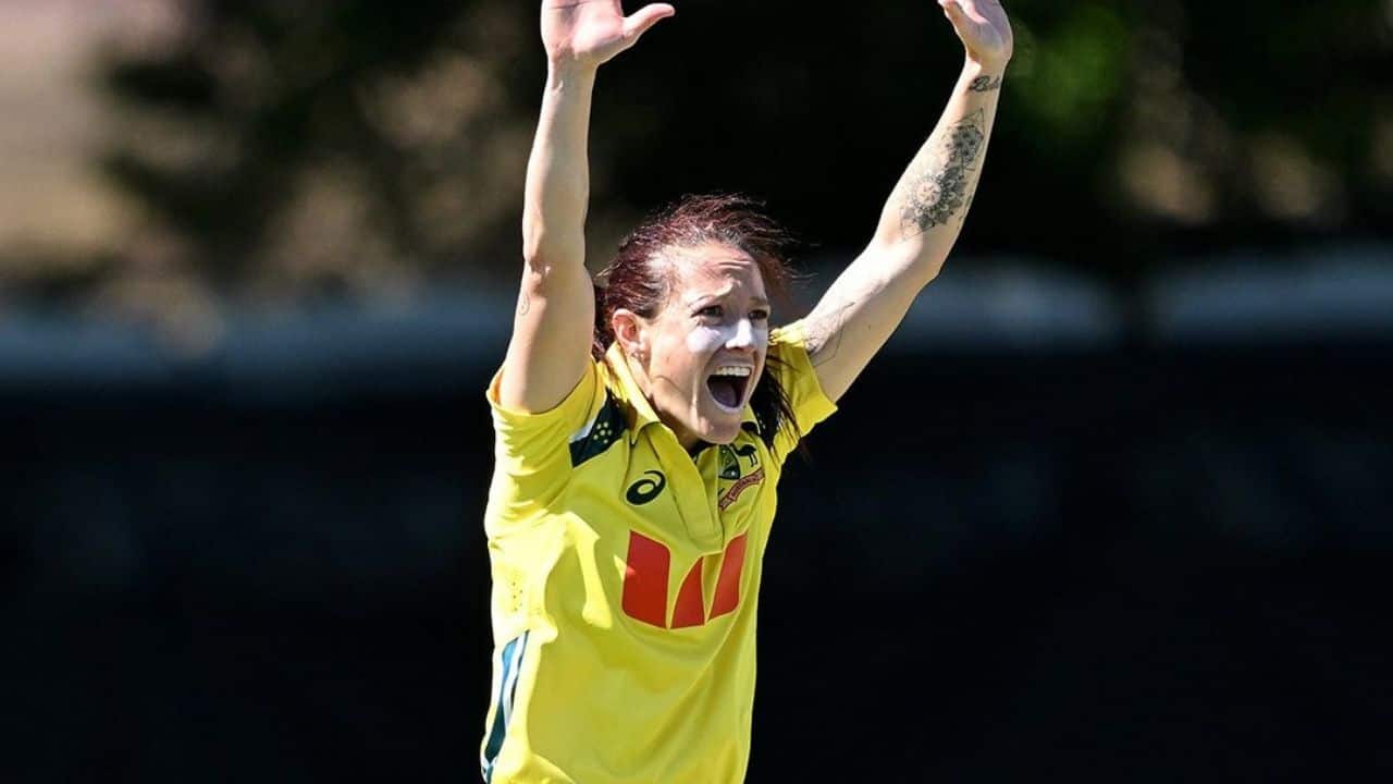 Schutt becomes third Australian woman to 150 ODI wickets