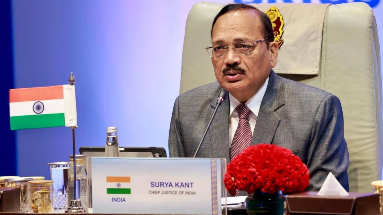`Don`t use hammer to kill a fly`: SC directs Centre not to completely stop train, Metro services on Oct 10