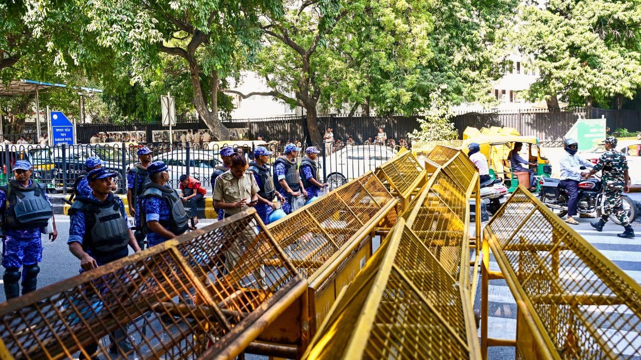 Jantar Mantar 2.0: Delhi Metro curbed, trains cancelled, 20,000 personnel deployed, internet suspended to contain CJP protest