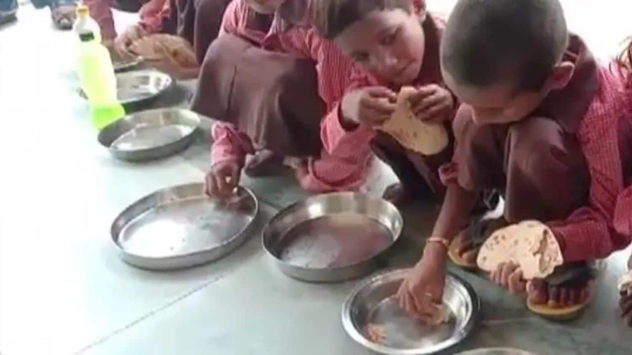 Bihar headmaster suspended over alleged sale of mid-day meal rice