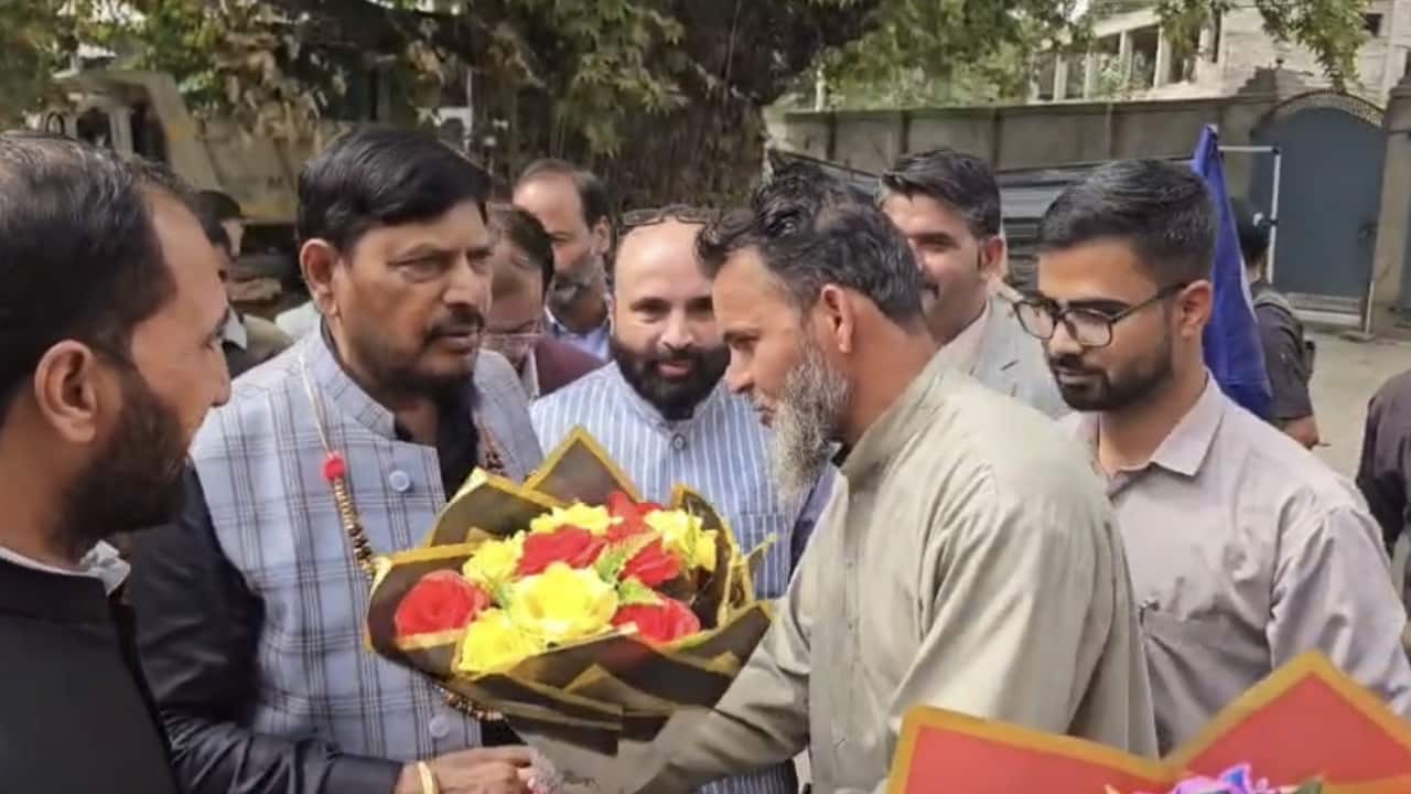 ‘Whoever goes to Jantar Mantar will go to jail’:  Athawale rejects demand for CEC’s resignation