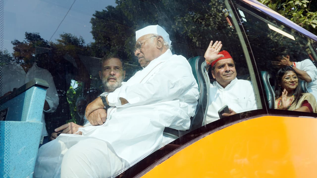 INDIA Bloc Marches to Supreme Court Over CEC, SIR Allegations
