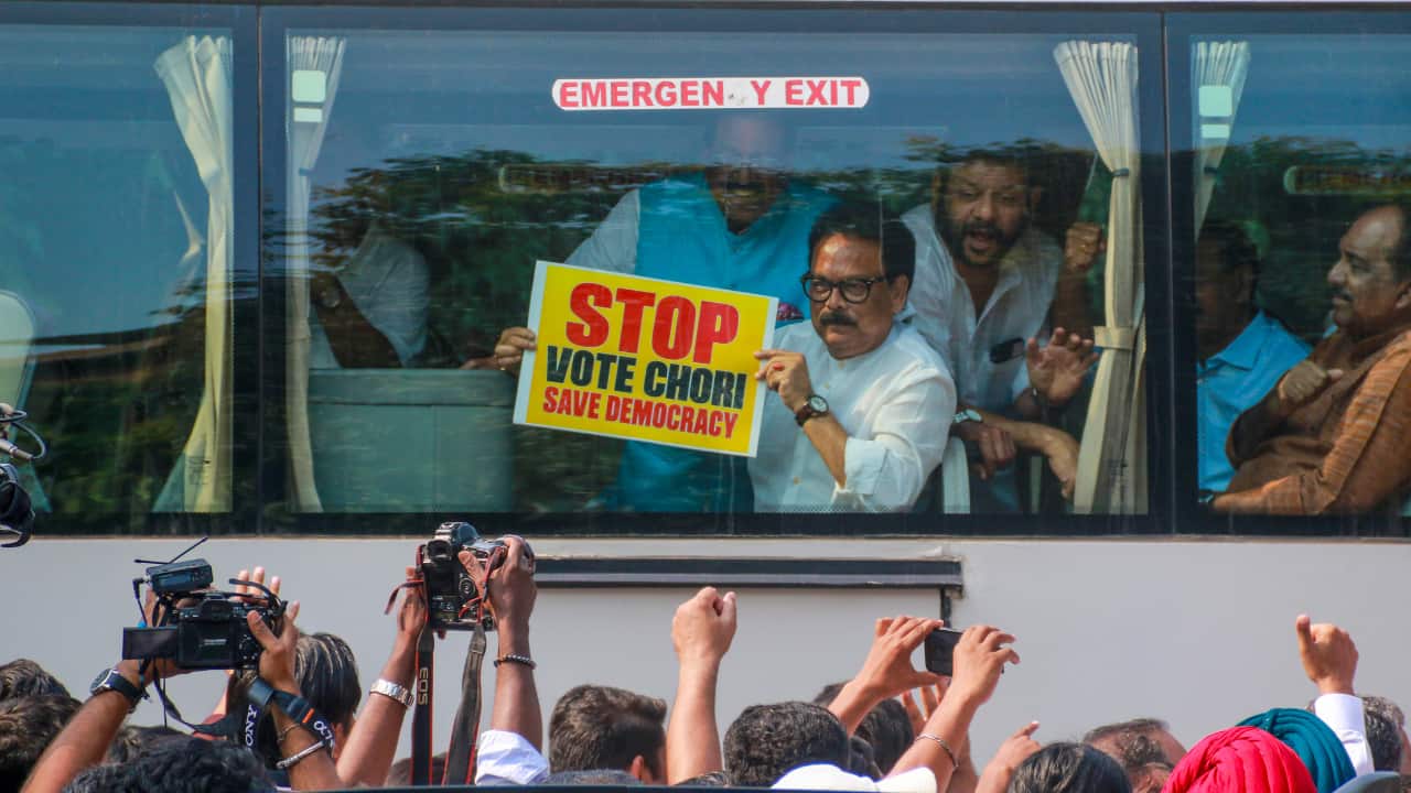 INDIA bloc march blocked by barricades meters from Supreme Court; aides file petition before apex court against CEC