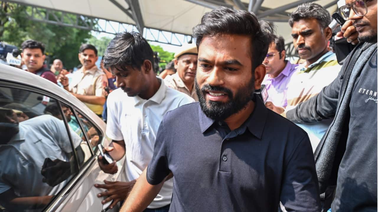 Delhi police at CJP founder Abhijeet Dipke`s house ahead of ‘Lehra do Tiranga’ march