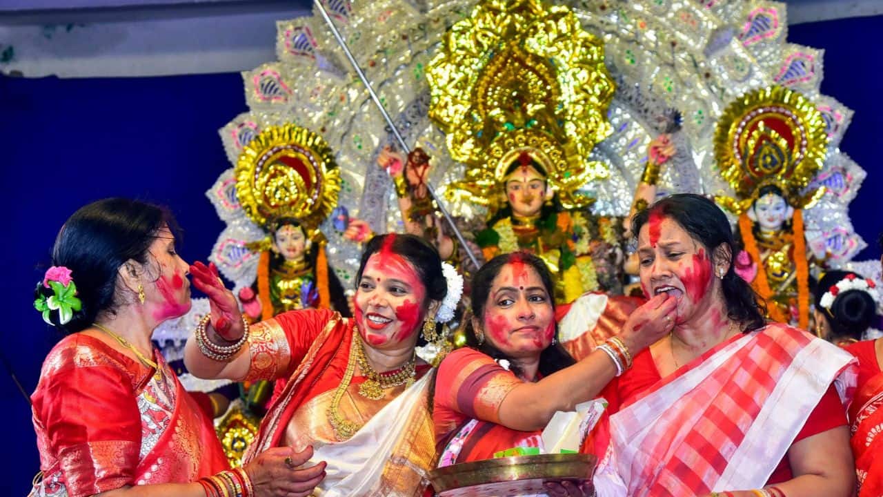 Bijoya Dashami 2026: What Sindoor Khela means and why it matters in Bengali tradition