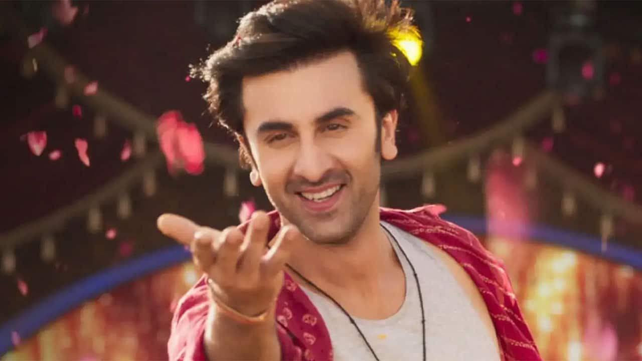 'Barbaad karein alfaaz mere': Ranbir Kapoor apologises for Kolkata Dussehra 'slip of tongue'
