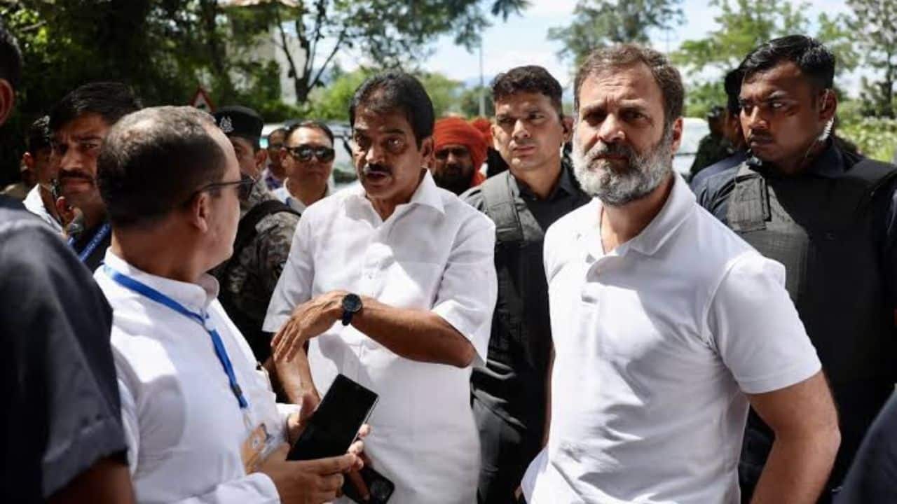 UP: Accident in Rahul Gandhi’s convoy on Purvanchal expressway; Minor injuries reported