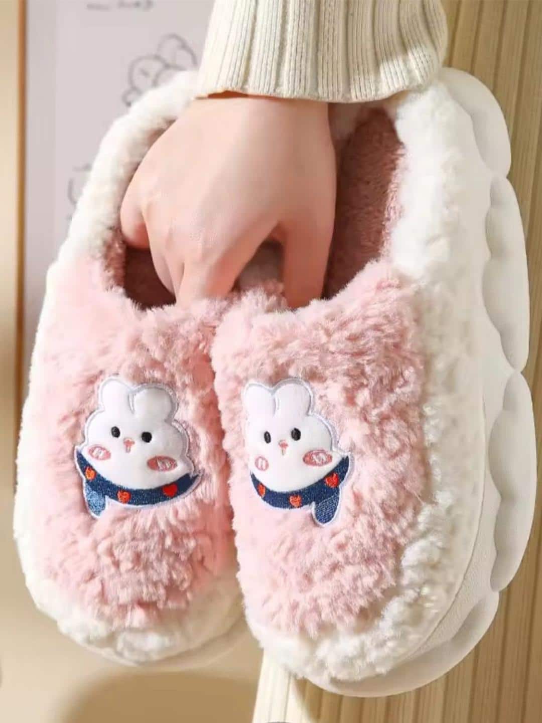 Wolvesden Fluffy Fur Slippers Wolvesden Fluffy Fur Slippers