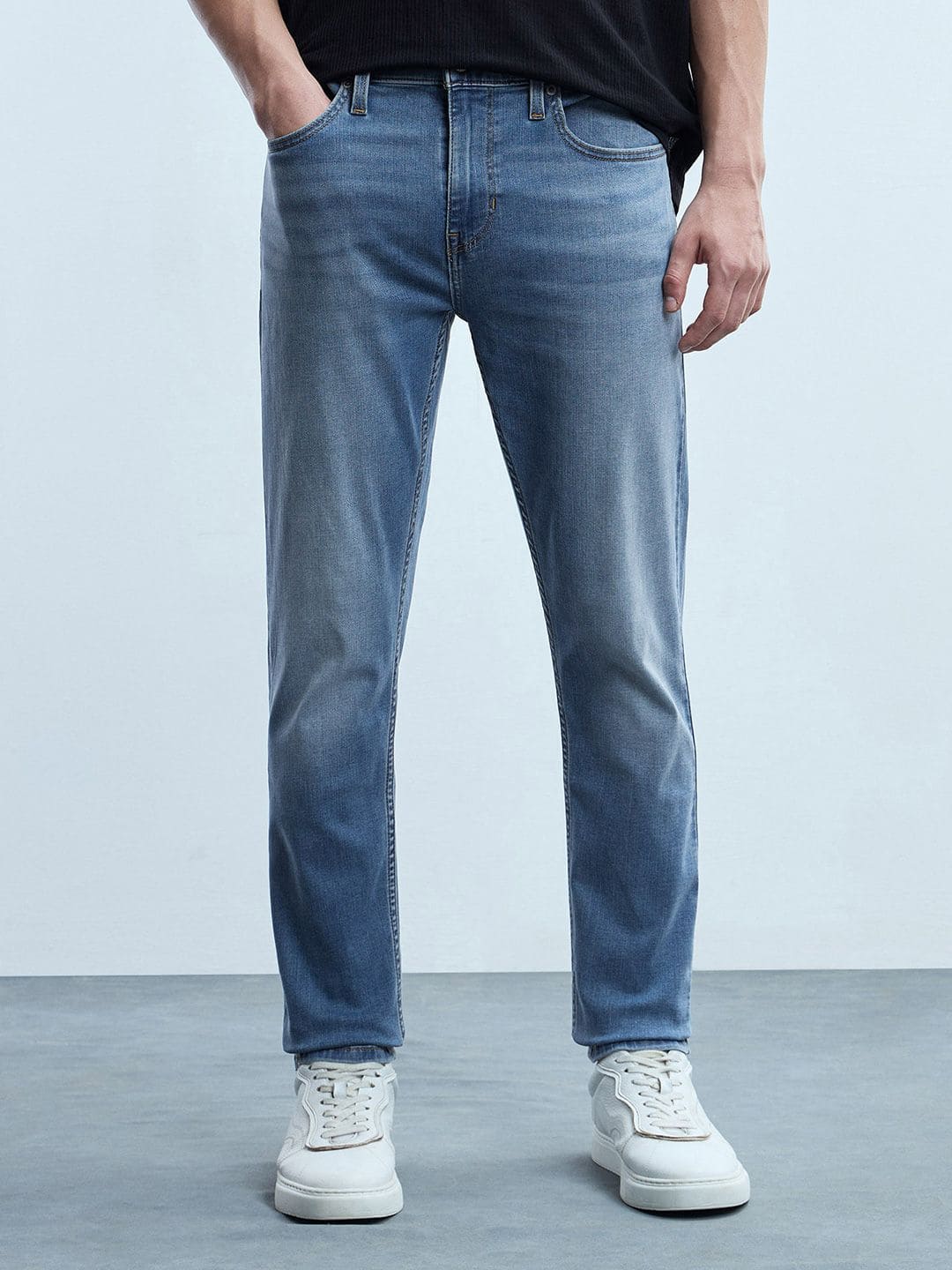 Flying Machine Men Tapered Fit Mid-Rise Light Fade Stretchable Jeans