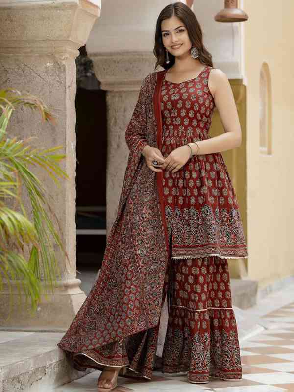 Nayo Ethnic Motifs Printed Sweetheart Neck Kurta With Sharara & Dupatta Nayo Ethnic Motifs Printed Sweetheart Neck Kurta With Sharara & Dupatta