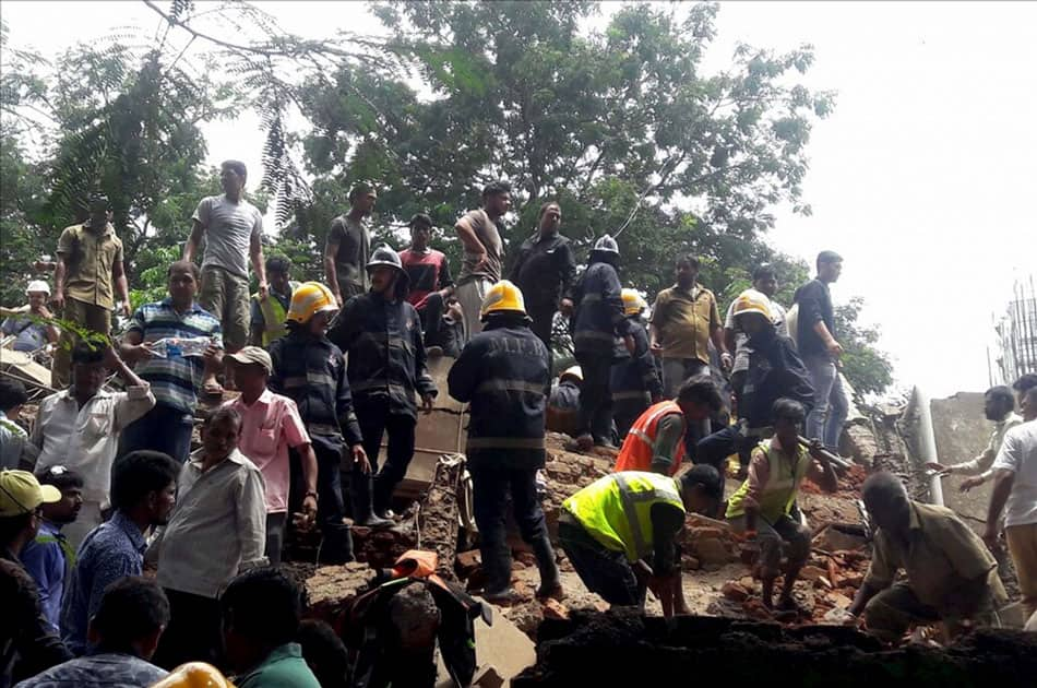 building collapsed in Mumbai