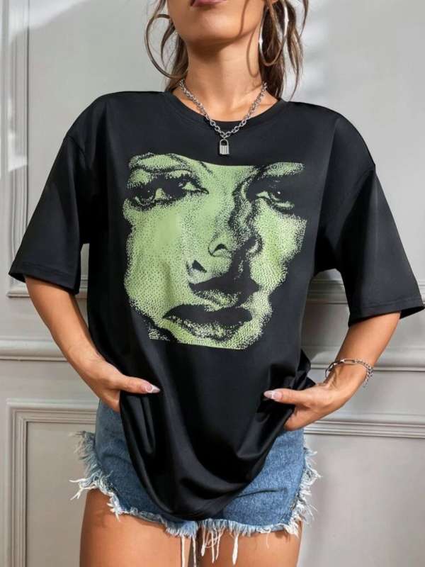 SZN Oversized Graphic T-Shirt SZN Oversized Graphic T-Shirt