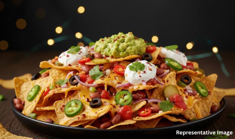 Loaded Nachos with Dip