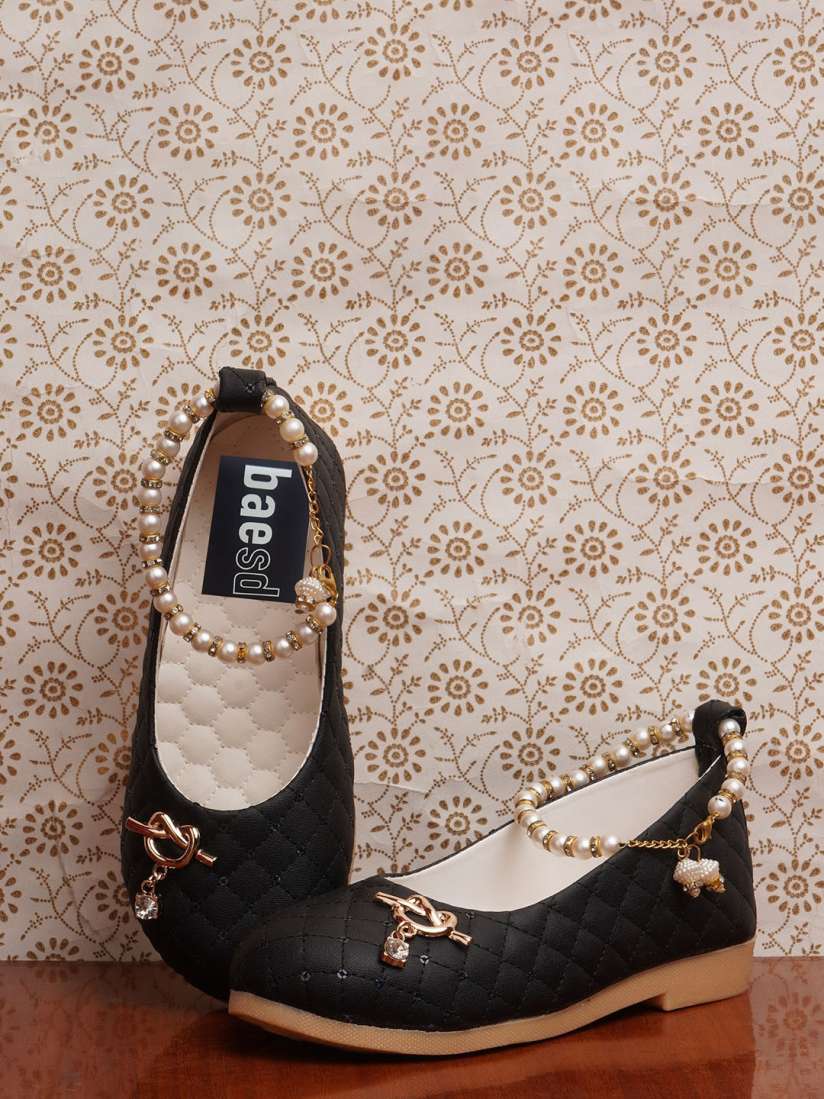  Baesd Girls Embellished Round Toe Ballerinas