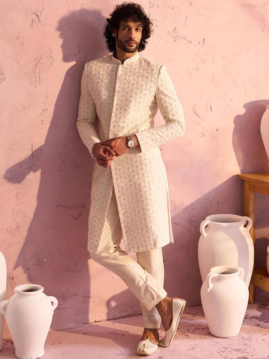 VASTRAMAY Embroidered Sherwani VASTRAMAY Embroidered Sherwani